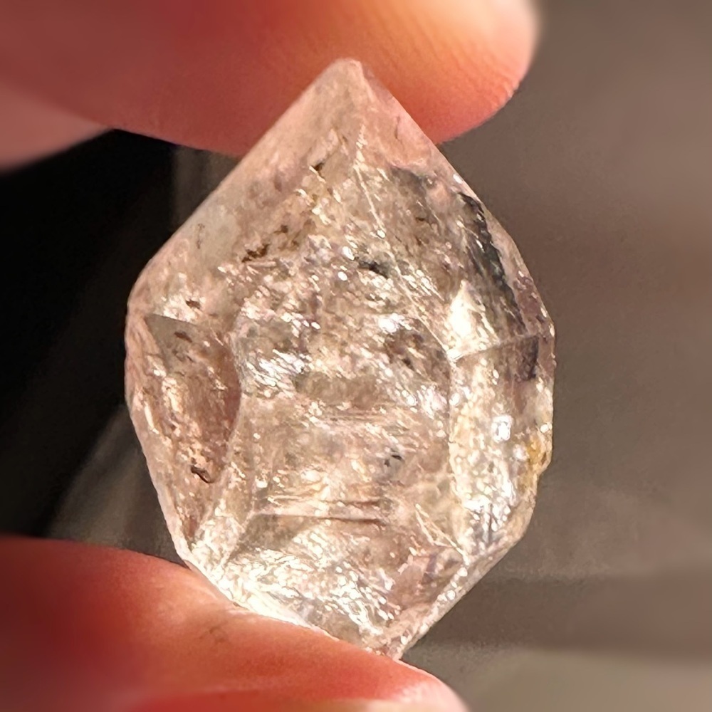 Herkimer diamond double terminated, rainbow inclusions, storykeeper crystal - Picture 5 of 7